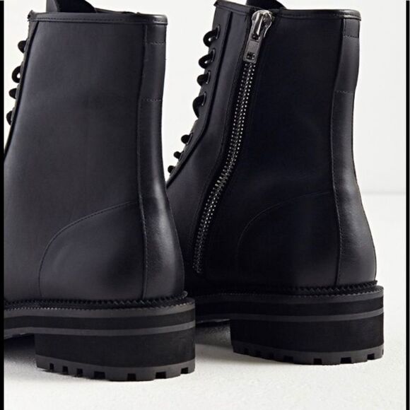 NEW Urban Outfitters UO Black Leather Utility Combat Lace Zip Boots 8 main image 5